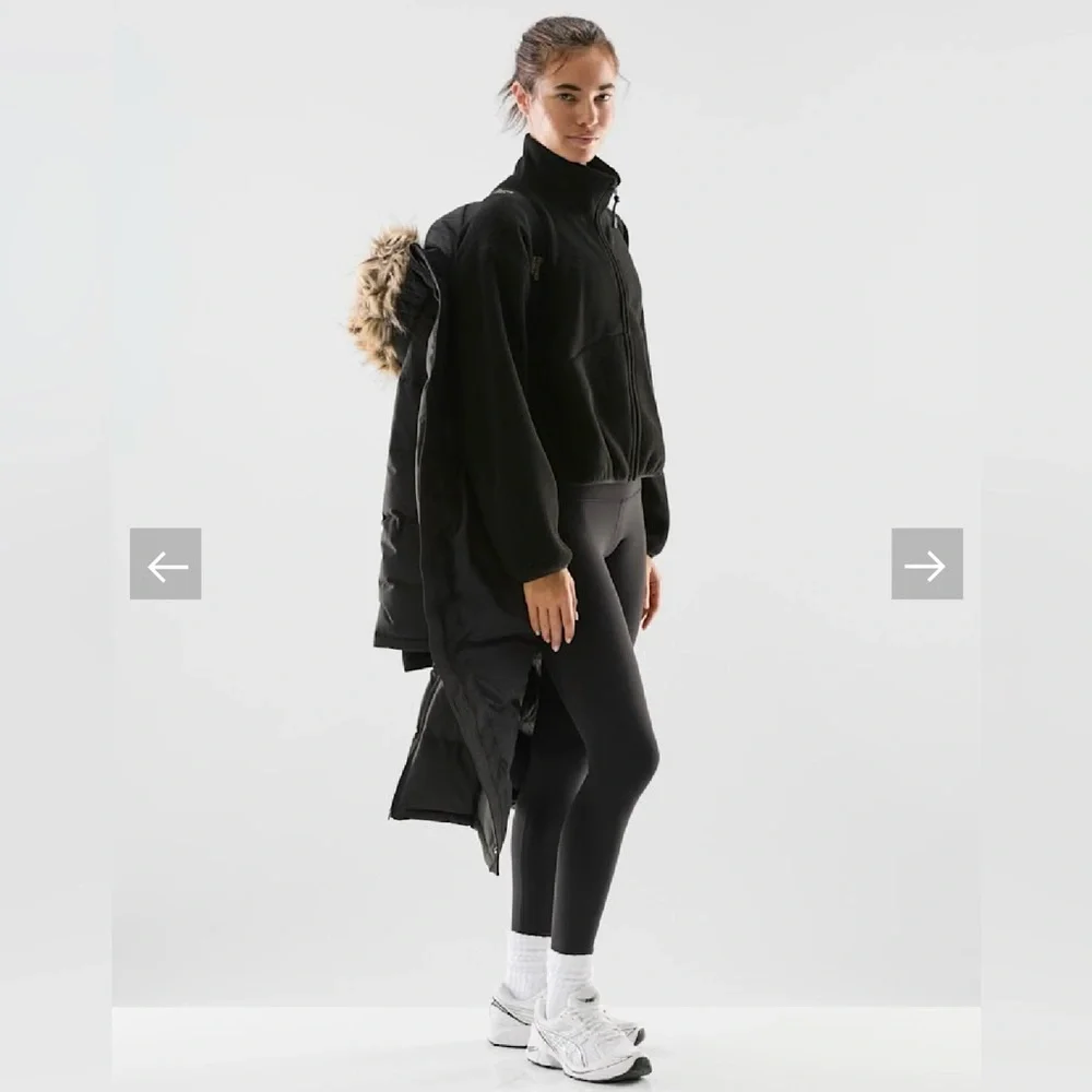 Aritzia Powder Parka Black - Picture 3 of 10